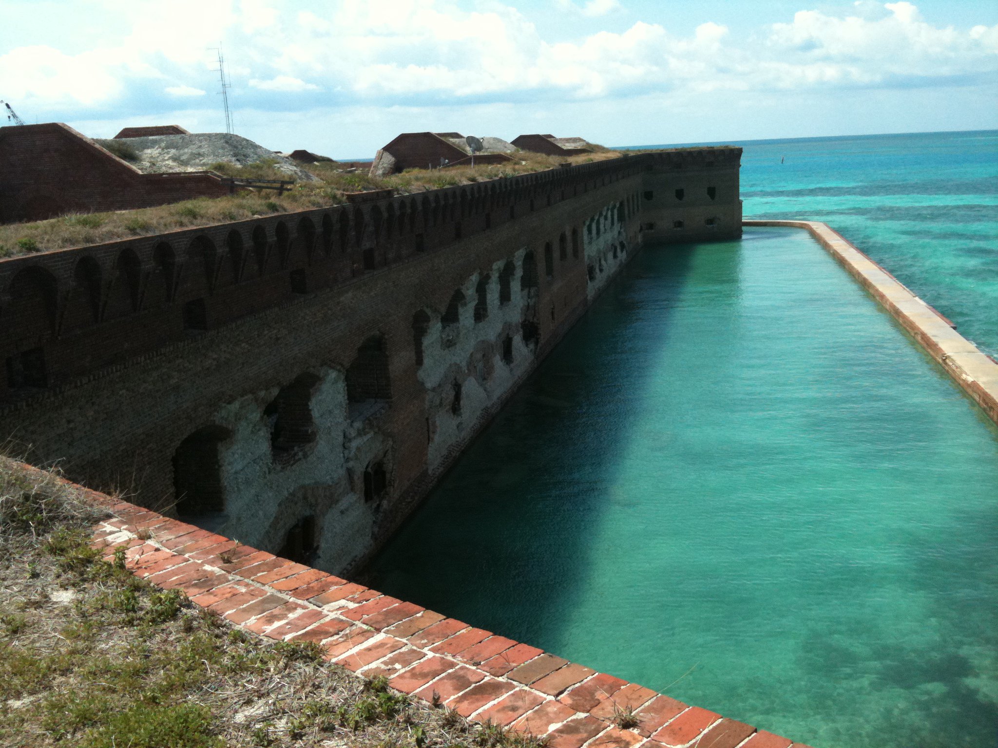 dry-tortugas-national-park-fort-jerfferson-florida-keys