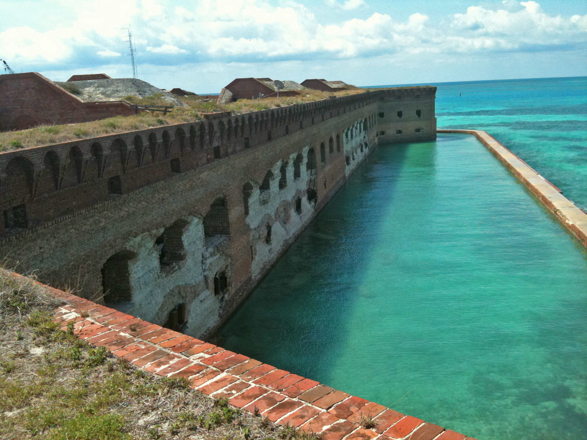 dry-tortugas-national-park-fort-jerfferson-florida-keys