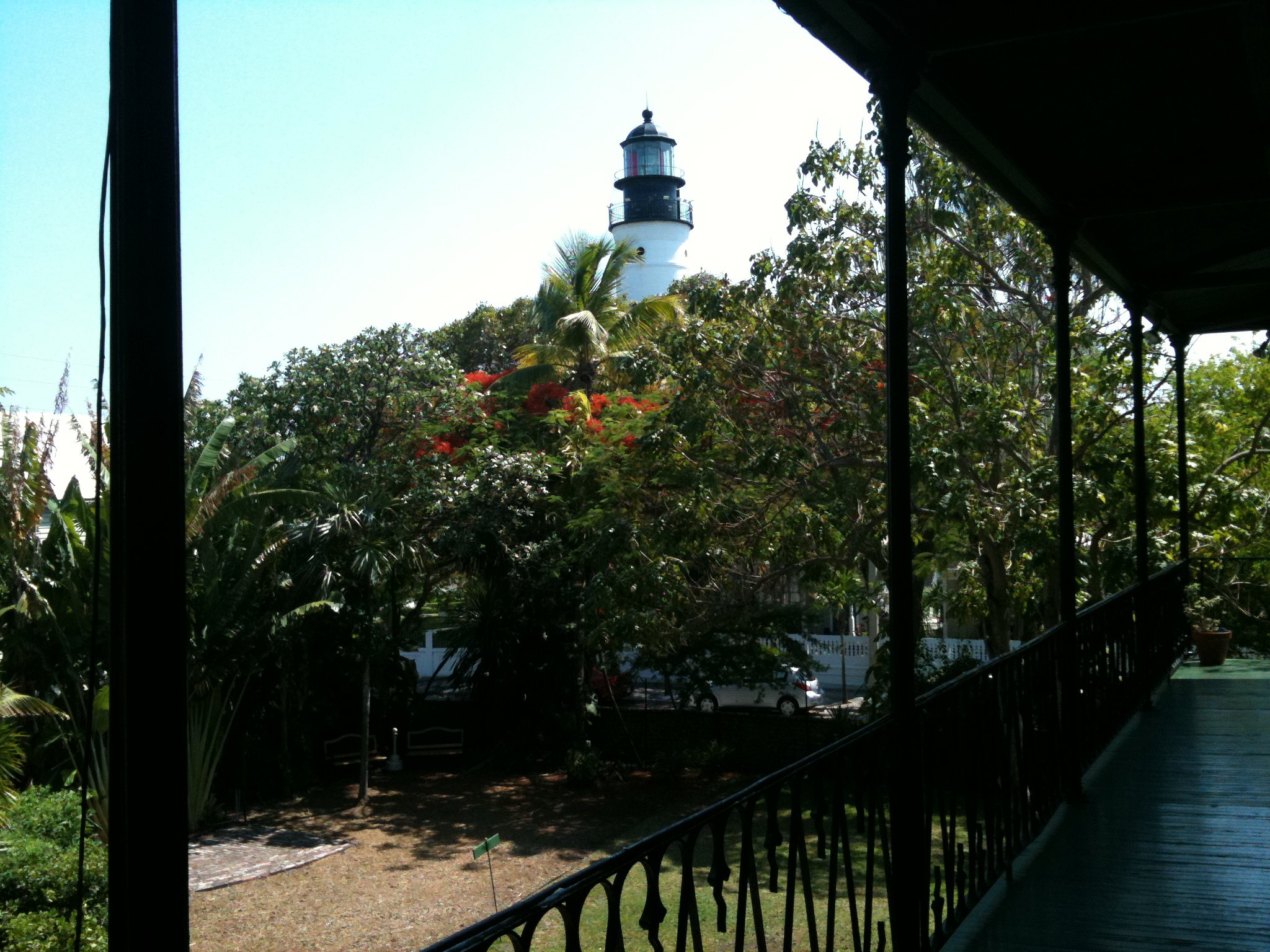 hemingway house and key west lighthouse florida