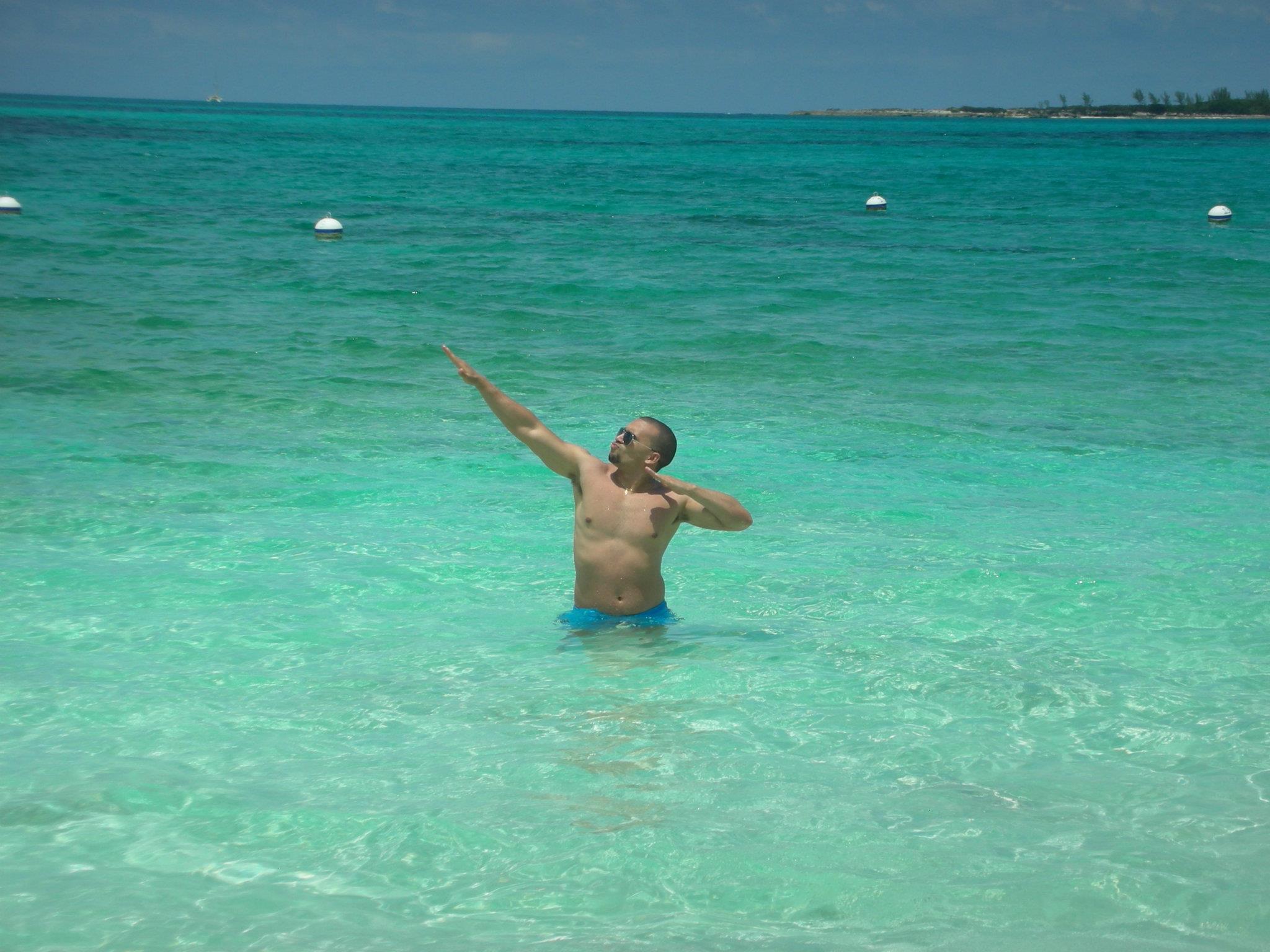 rose-island-bahamas-world-travel-pose-beach