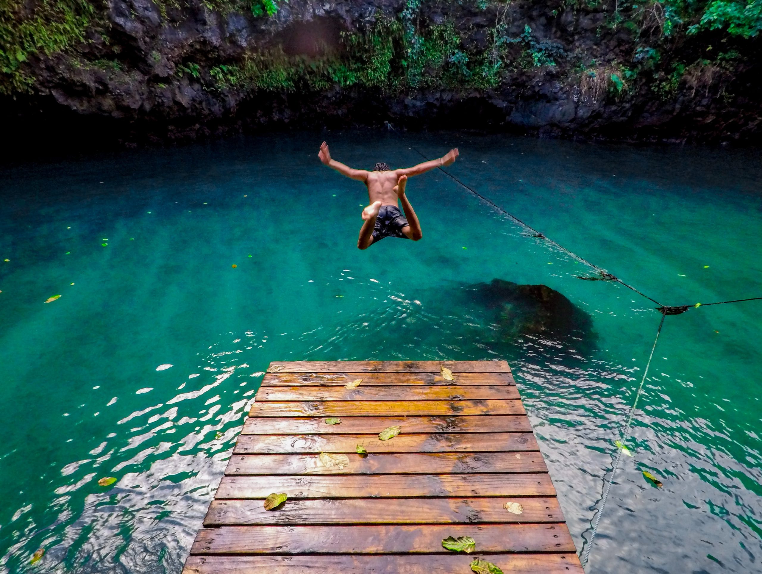 to sua trench jump samoa