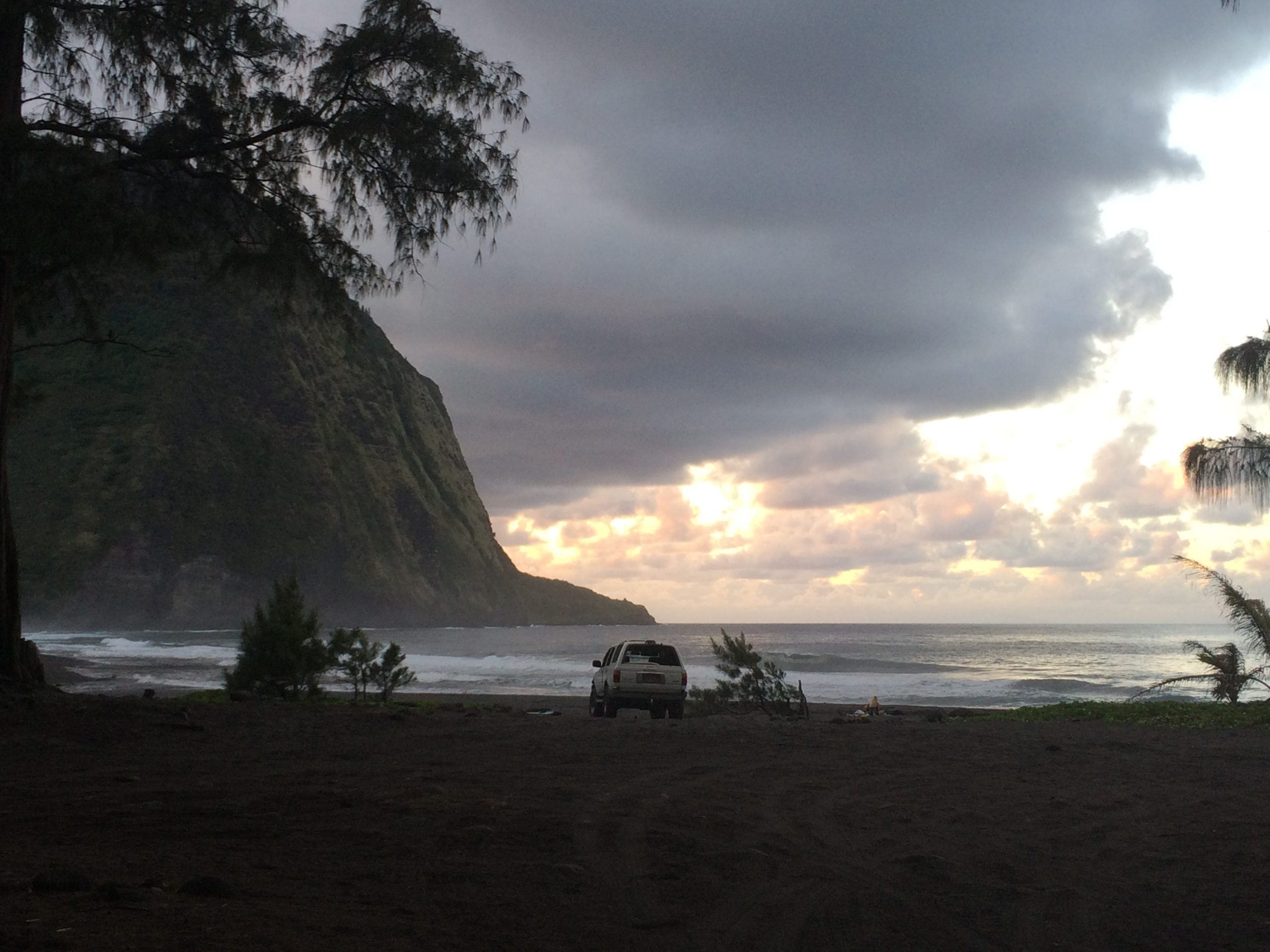 4runner surfing waipio valley big island hawaii