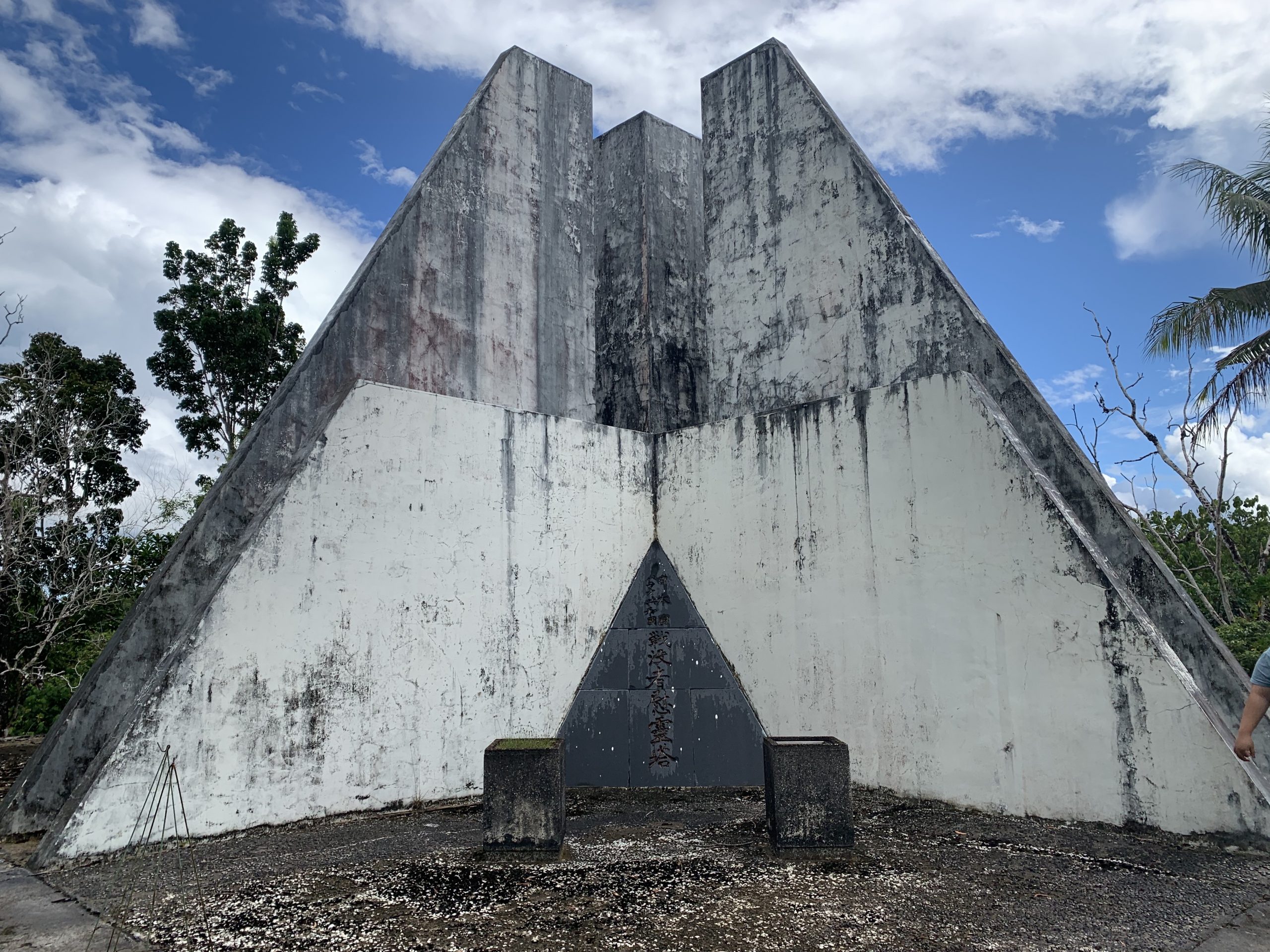 Japanese-monument-memorial-ngatpang-palau-2