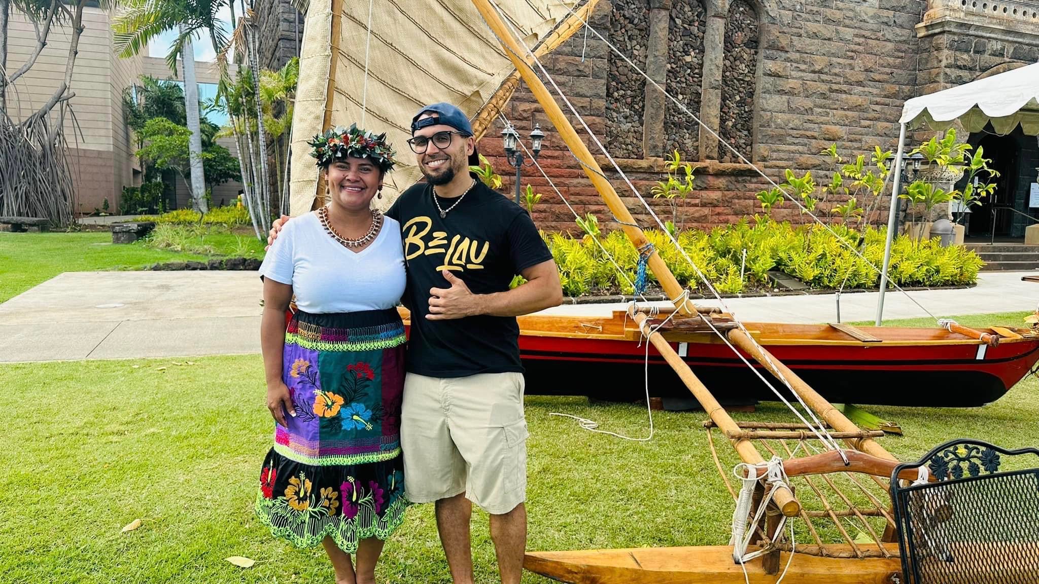photo with woman from kosrae micronesia with pacific sail
